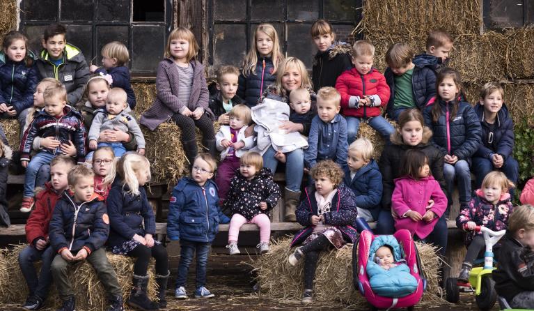 Yvon met alle kinderen van Boer zoekt vrouw