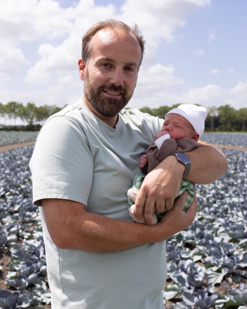 Boer zoekt vrouw-boer Roel met baby Rein