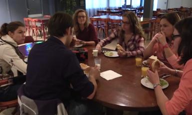 Herman ontvangt zijn dames voor de dagdate